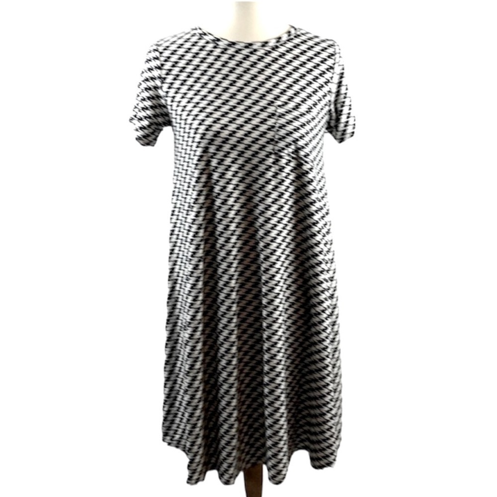LuLaRoe Zig Zag Pattern Carly Dress